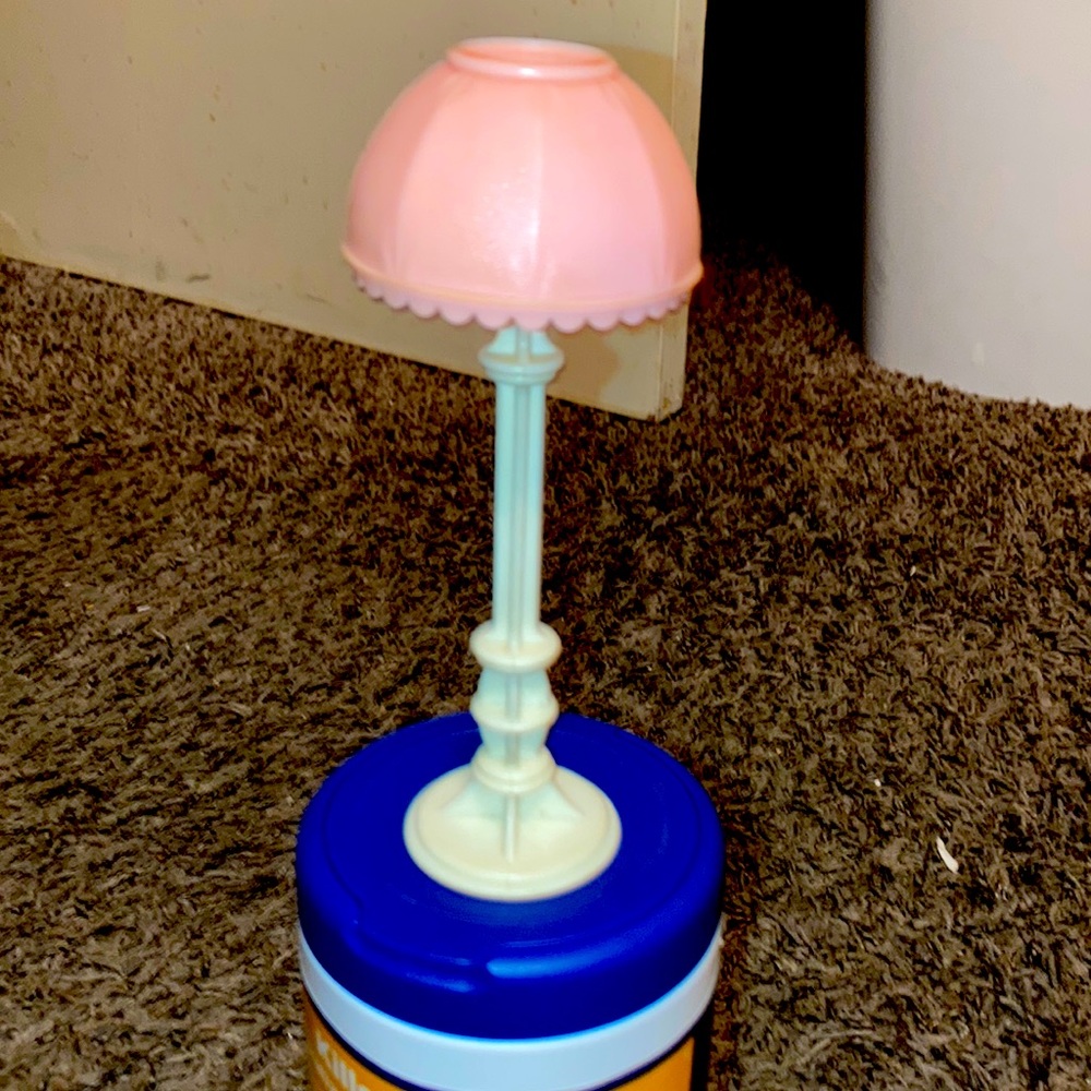 Light pink dollhouse furniture lamp